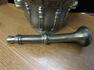 VINTAGE BRASS CAST METAL SERPENT MORTAR WITH PESTLE